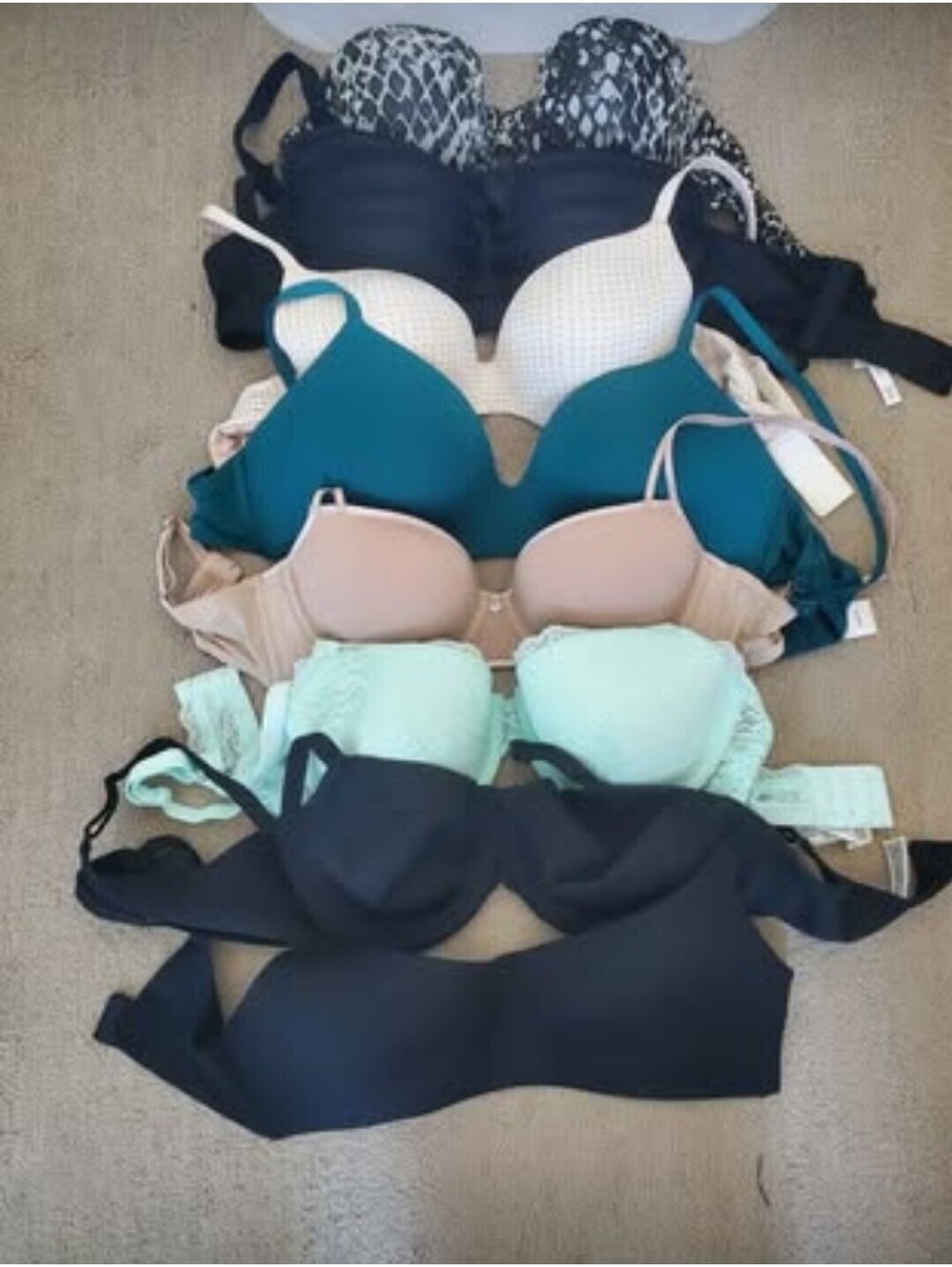 Bra bundle of 8 32D Bras